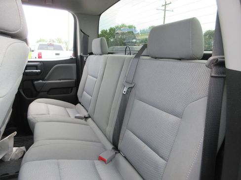 Certified 2019 Chevrolet Silverado 1500 Custom w/ Custom Convenience Package AWD/4WD image 19