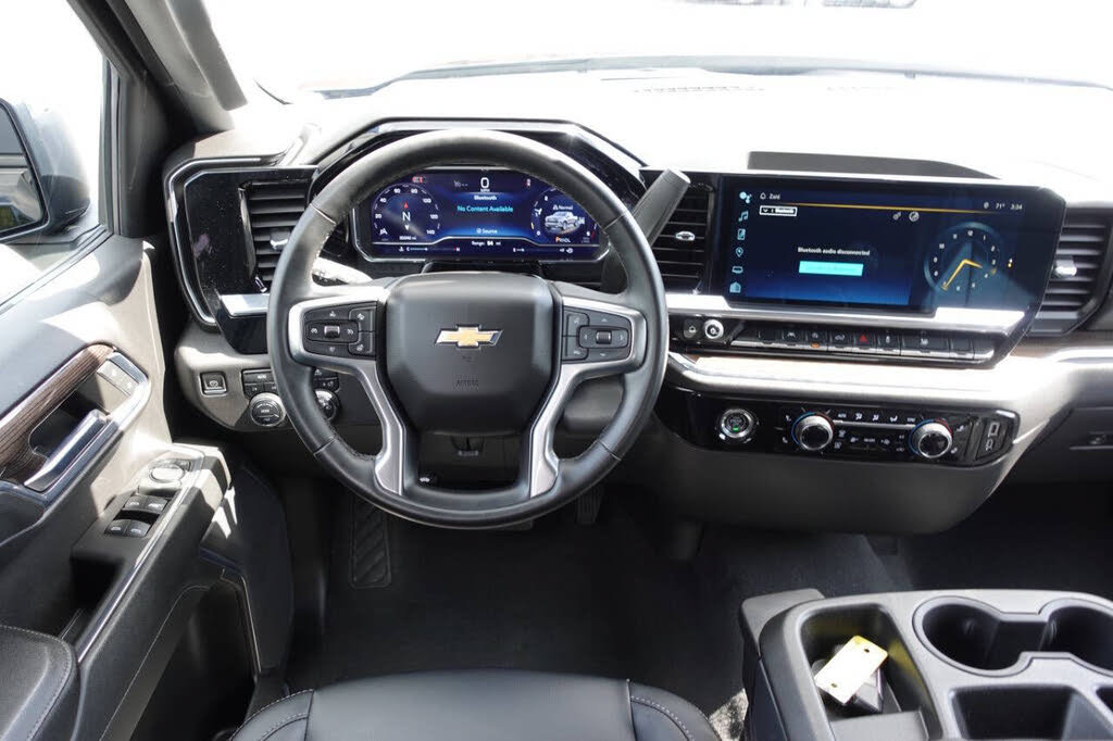 Used 2024 Chevrolet Silverado 1500 LT AWD/4WD image 39