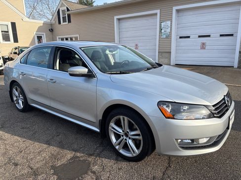 Used 2015 Volkswagen Passat 1.8T SE image 7