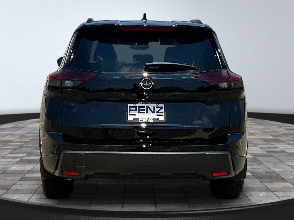 Used 2026 Nissan Rogue Dark Armor AWD/4WD image 4