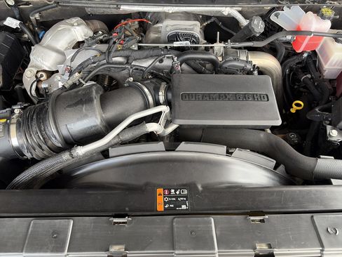 Used 2024 Chevrolet Silverado 3500 High Country w/ Technology Package AWD/4WD image 9
