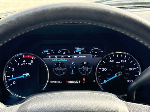 Used 2017 Ford F250 Lariat w/ Lariat Value Package image 17