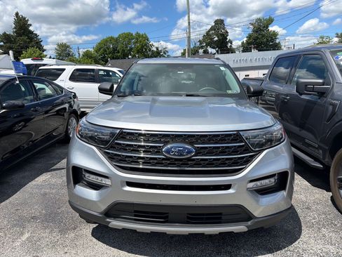 Used 2023 Ford Explorer XLT w/ Equipment Group 202A AWD/4WD image 10