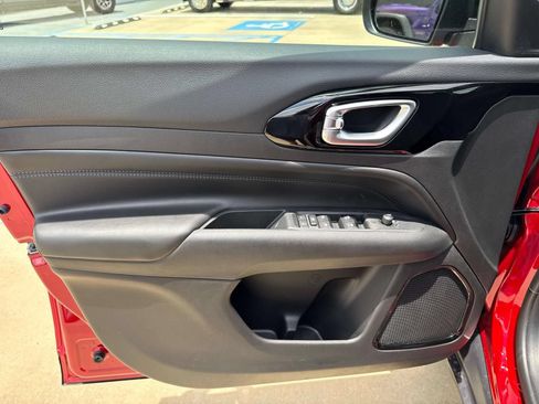 New 2026 Jeep Compass Latitude AWD/4WD image 18