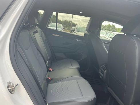 New 2026 Volkswagen Tiguan SE R-Line FWD image 41