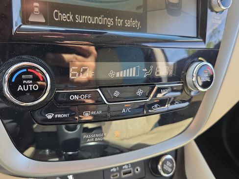 Used 2024 Nissan Murano Platinum w/ Cargo Package FWD image 34