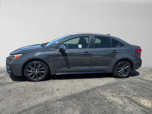 Used 2025 Toyota Corolla SE w/ Convenience Package FWD image 6