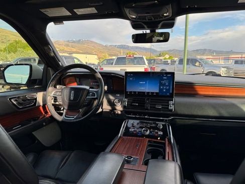 Used 2024 Lincoln Navigator L Reserve AWD/4WD image 31