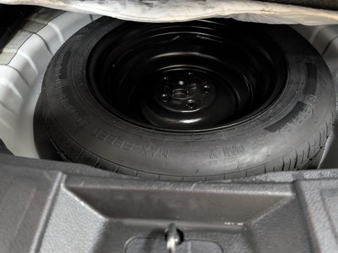 Used 2018 Nissan Rogue SV FWD image 22