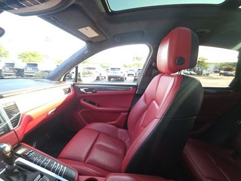 Used 2016 Porsche Macan Turbo AWD/4WD image 26