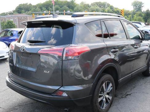 Used 2018 Toyota RAV4 XLE FWD image 7