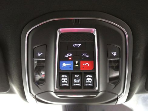 New 2025 Jeep Grand Cherokee Limited w/ Luxury Tech Group II image 23