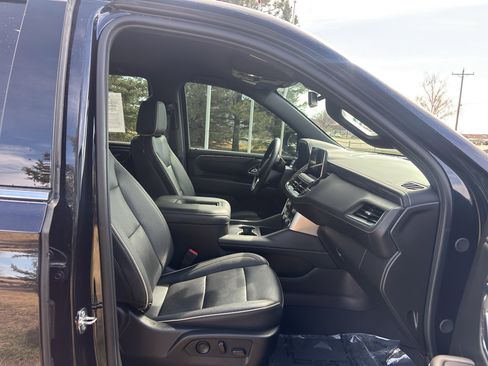Used 2024 GMC Yukon SLT w/ Max Trailering Package image 12