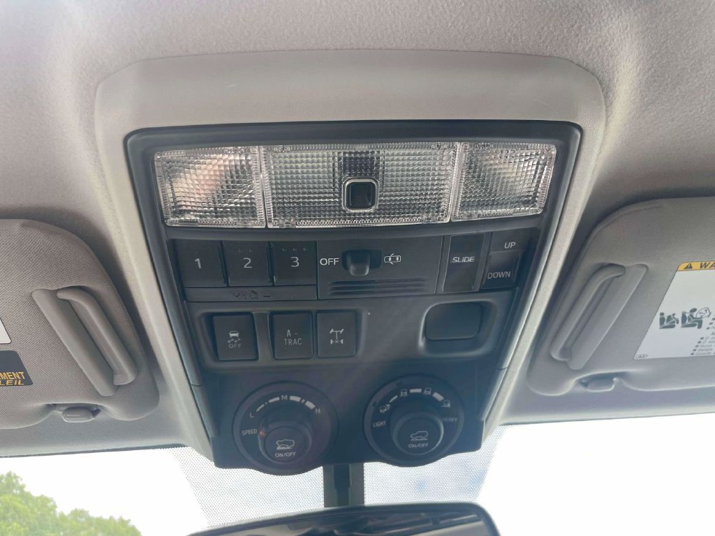 Used 2019 Toyota 4Runner TRD Off-Road Premium AWD/4WD image 31