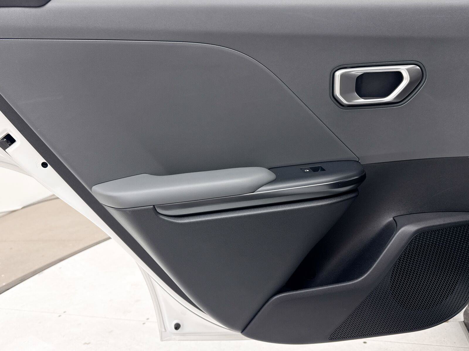 Used 2025 Kia K4 FWD image 29