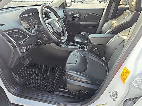 Used 2019 Jeep Cherokee Trailhawk w/ Comfort/Convenience Group image 20