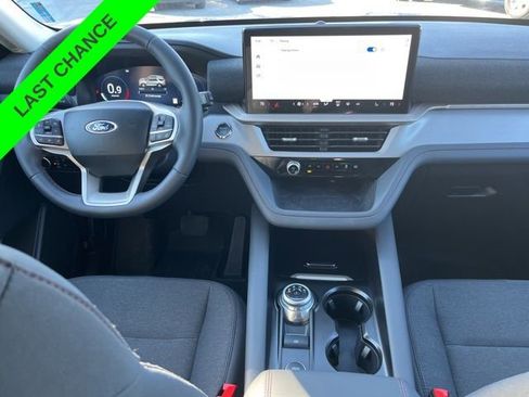 Used 2025 Ford Explorer Active image 24