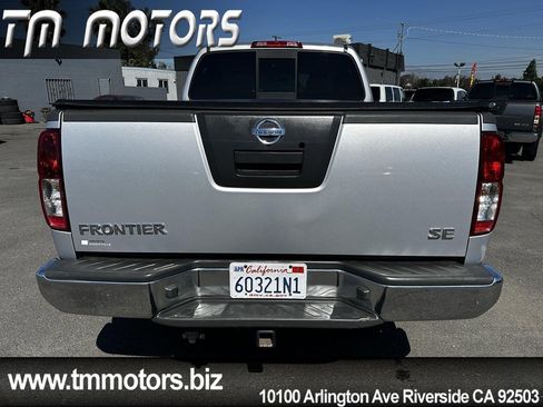 Used 2010 Nissan Frontier SE w/ SE Value Truck Pkg image 5