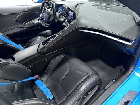 Used 2021 Chevrolet Corvette Stingray Coupe w/ Z51 Performance Package RWD image 16