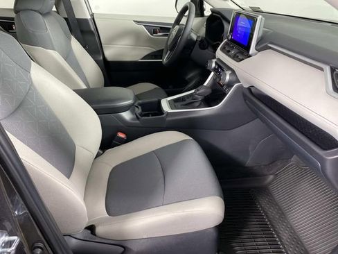 Used 2025 Toyota RAV4 XLE w/ Convenience Package AWD/4WD image 11