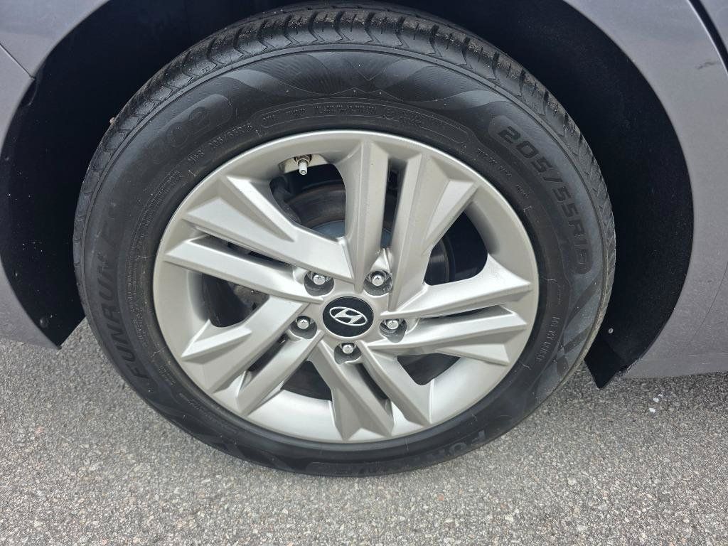 Used 2019 Hyundai Elantra SEL FWD image 21