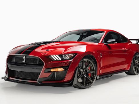 Used 2020 Ford Mustang Shelby GT500 w/ Carbon Fiber Track Pack RWD image 4