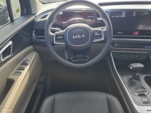 New 2026 Kia Carnival FWD image 13