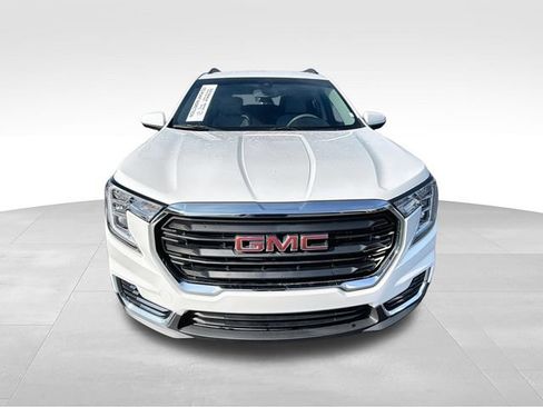 Used 2023 GMC Terrain SLE w/ Driver Convenience Package AWD/4WD image 3