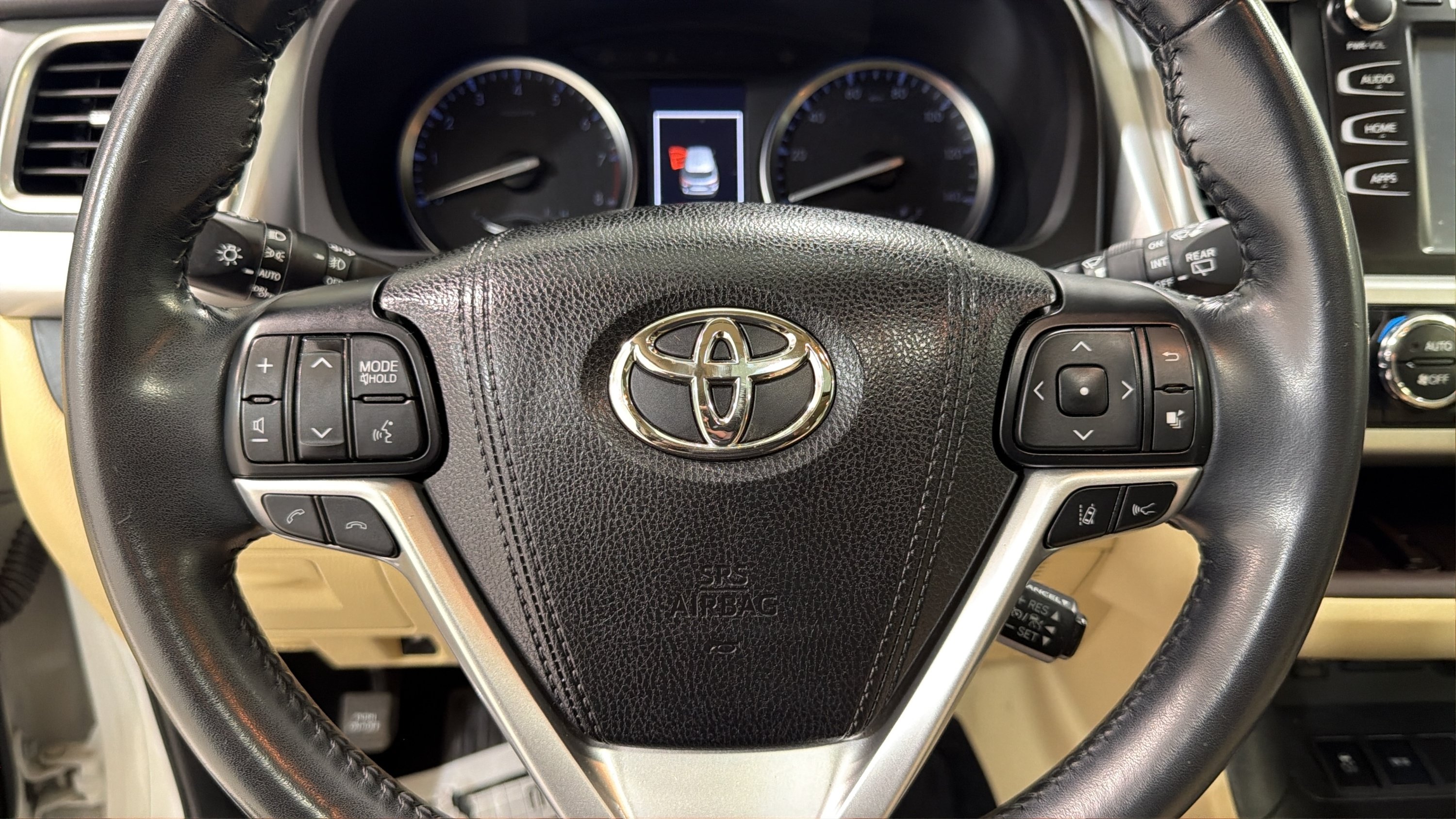 Used 2018 Toyota Highlander FWD V6 image 12