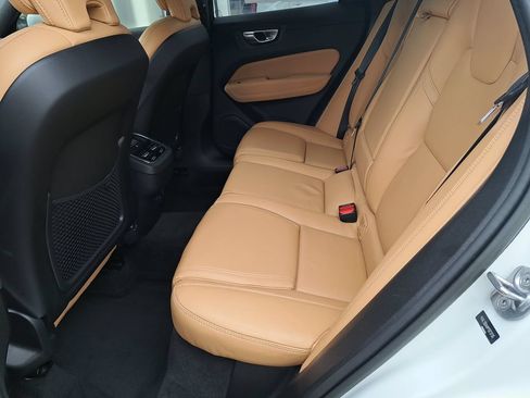Used 2023 Volvo XC60 B5 Ultimate w/ Protection Package Premier FWD image 25
