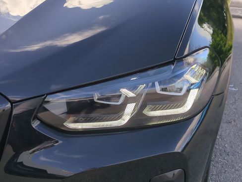 Used 2025 BMW X4 M40i image 11