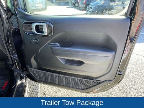 Certified 2023 Jeep Gladiator Sport image 17