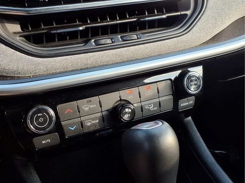 Used 2024 Jeep Compass Latitude AWD/4WD image 6