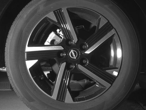 Used 2025 Nissan Sentra SV FWD image 15
