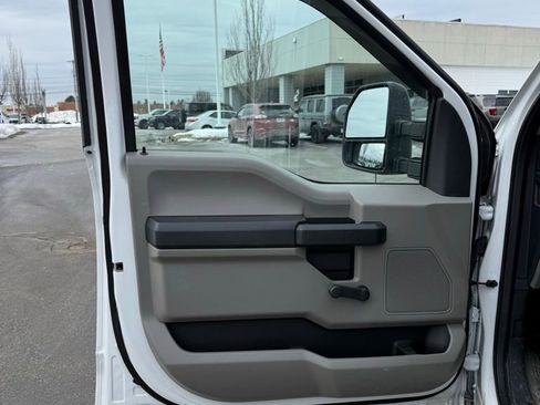 Used 2022 Ford F350 XL w/ Snow Plow Prep Package image 5