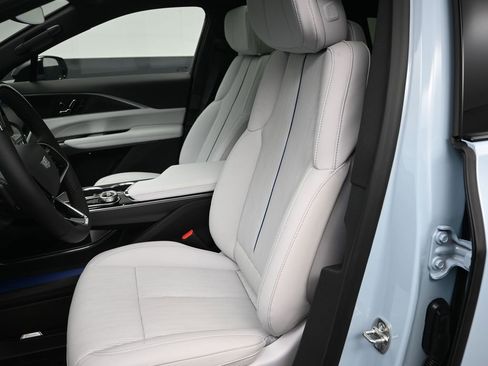 New 2026 Cadillac Lyriq Sport image 10