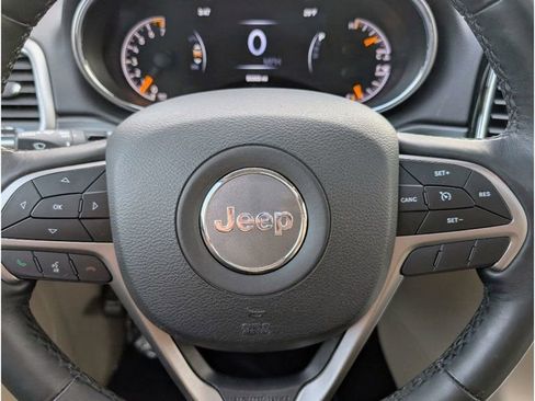 Used 2019 Jeep Grand Cherokee Limited image 21