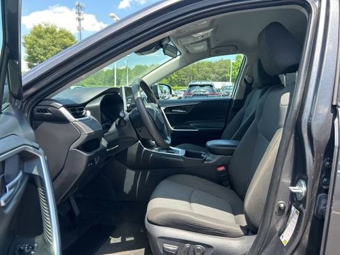 Used 2024 Toyota RAV4 XLE AWD/4WD image 17