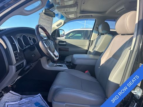 Used 2017 Toyota Sequoia Platinum image 5