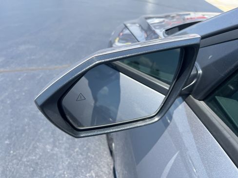 Used 2025 Hyundai Elantra Hybrid FWD image 9