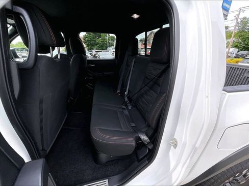 Used 2024 Nissan Frontier PRO-4X w/ Pro Convenience Package AWD/4WD image 15