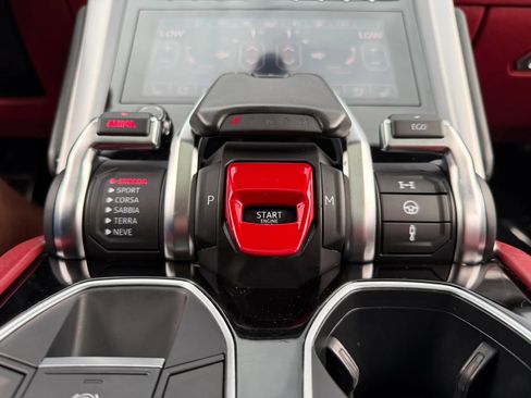 Used 2019 Lamborghini Urus AWD/4WD image 32