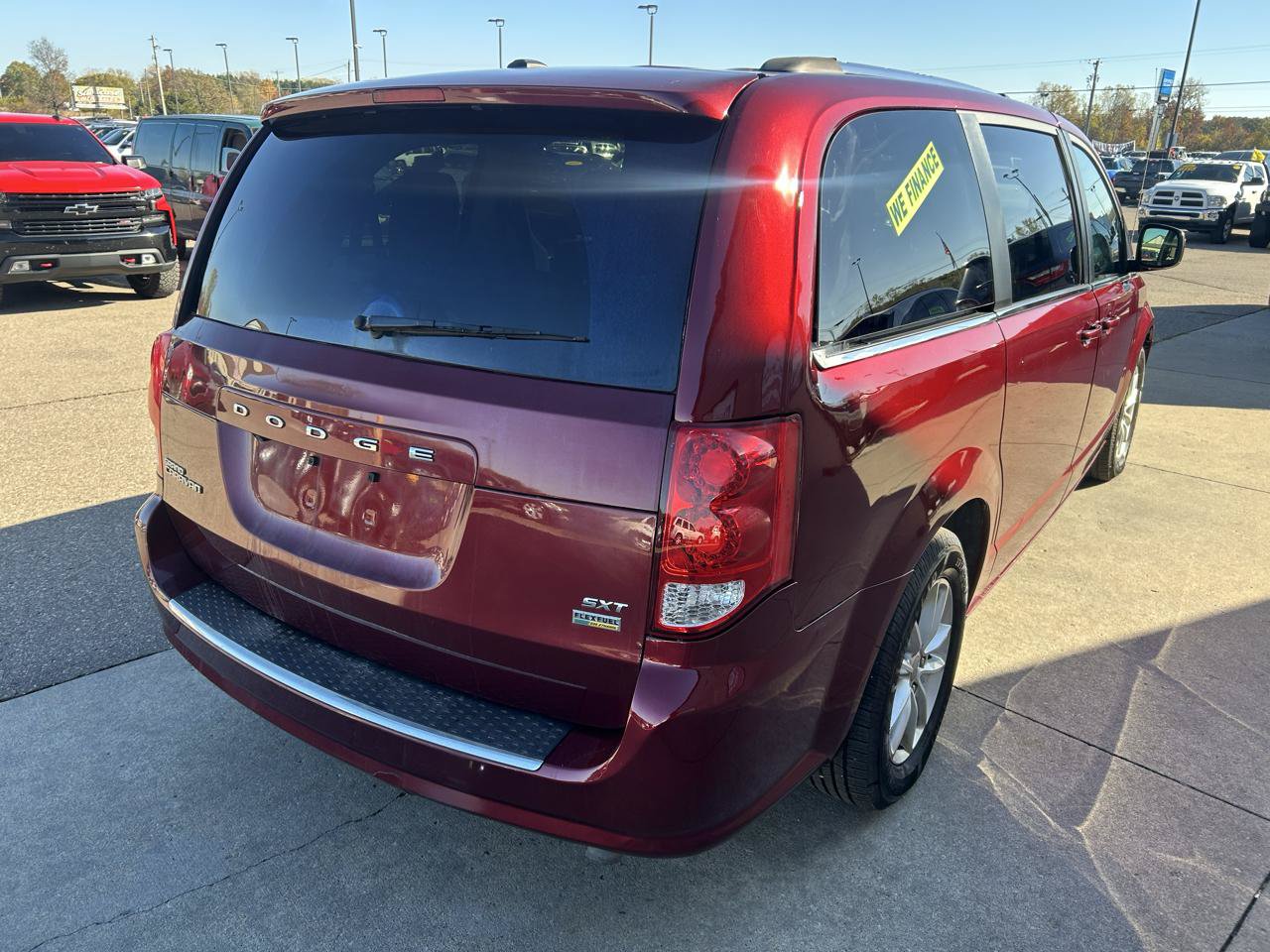 Used 2019 Dodge Grand Caravan SXT FWD image 5