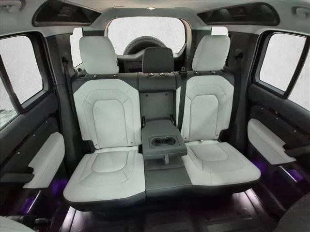 Certified 2026 Land Rover Defender 110 X-Dynamic SE AWD/4WD image 23