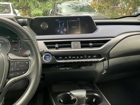 Used 2019 Lexus UX 250h w/ Accessory Package 2 AWD/4WD image 9