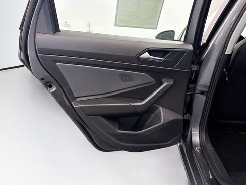 Used 2025 Volkswagen Jetta SE FWD image 27