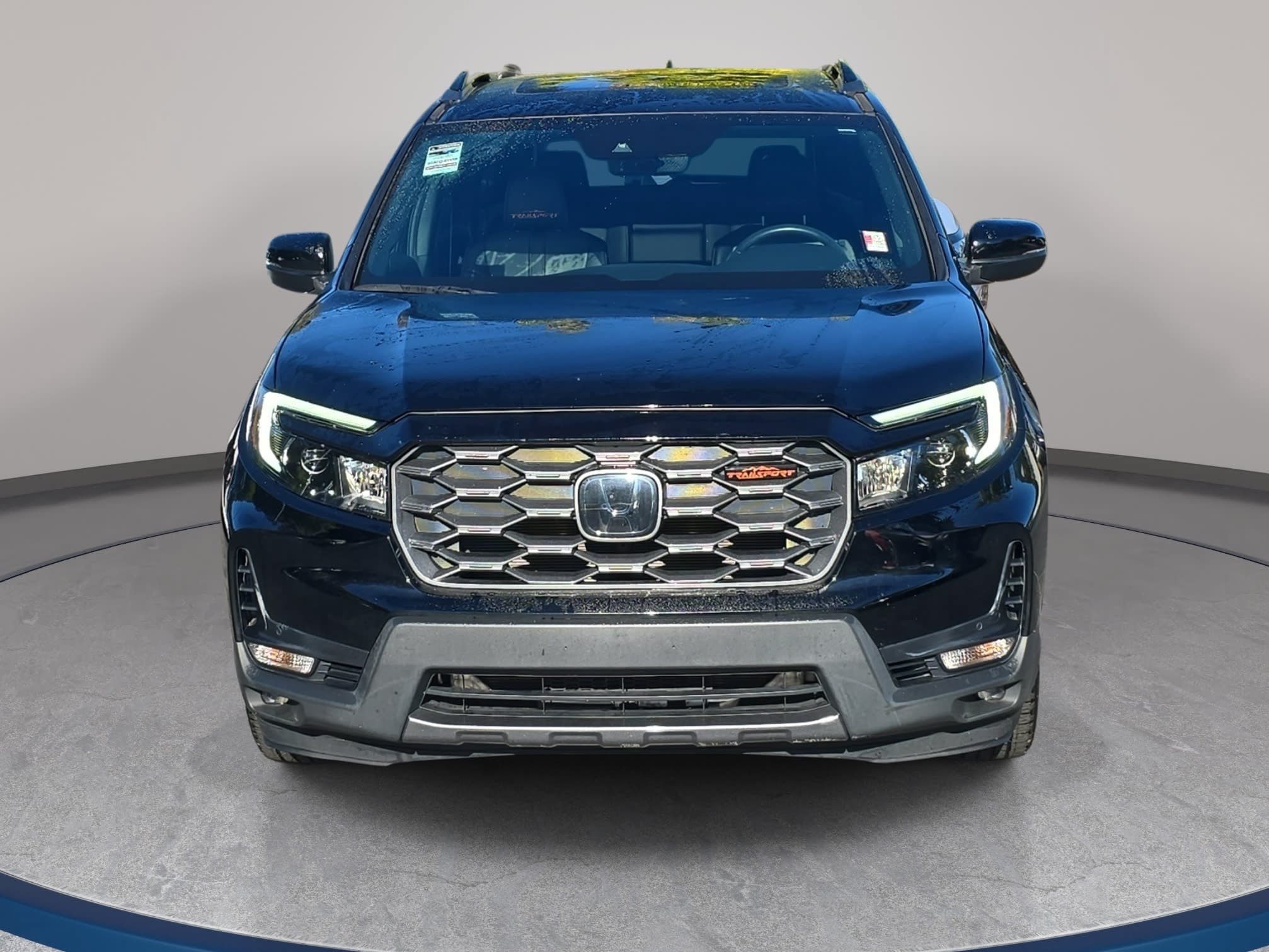 Used 2023 Honda Passport TrailSport image 2