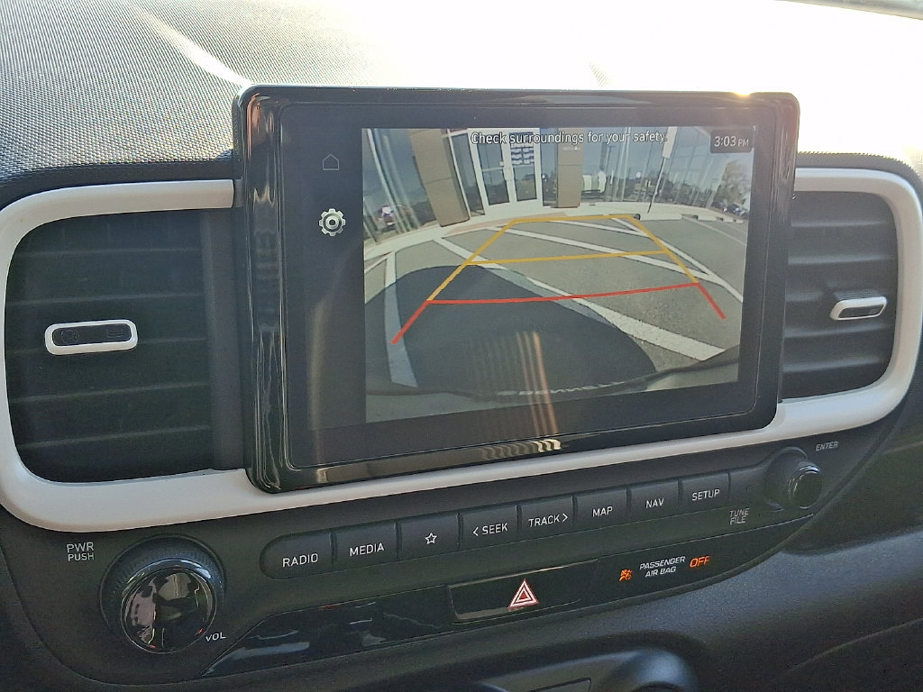 Used 2024 Hyundai Venue Limited FWD image 18