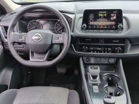 Used 2026 Nissan Rogue SV AWD/4WD image 30