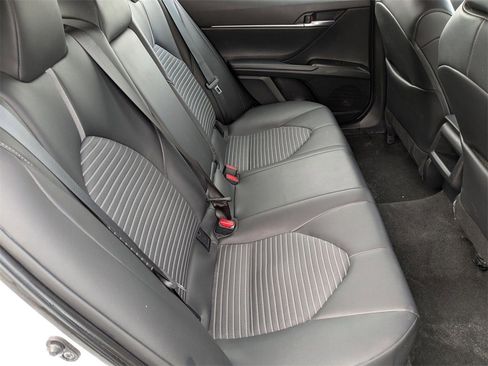 Used 2024 Toyota Camry SE image 33